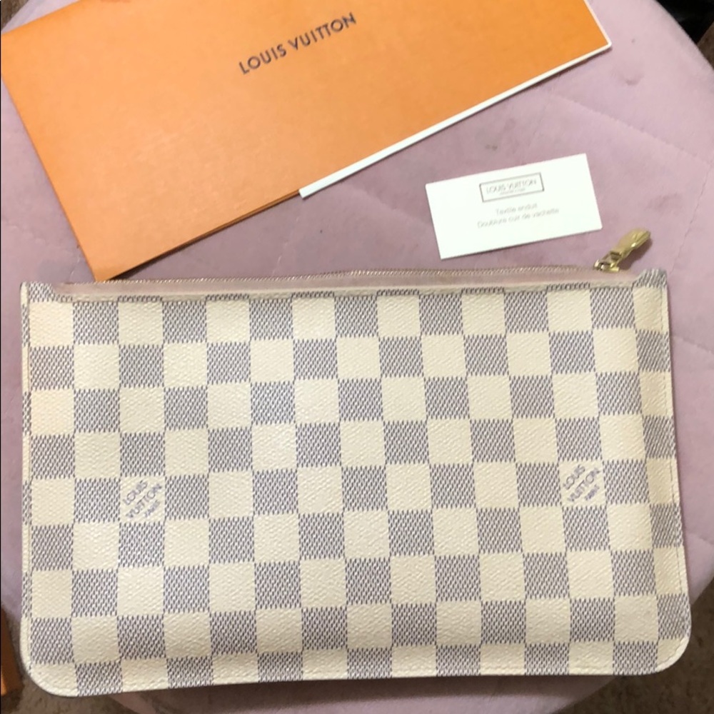 Louis Vuitton Neverfull Wristlet